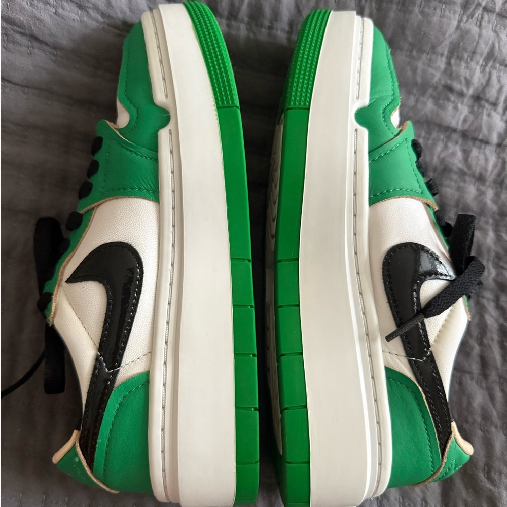 Woman Nike Air Jordan 1 Low SE in Green and White - Picture 4 of 6